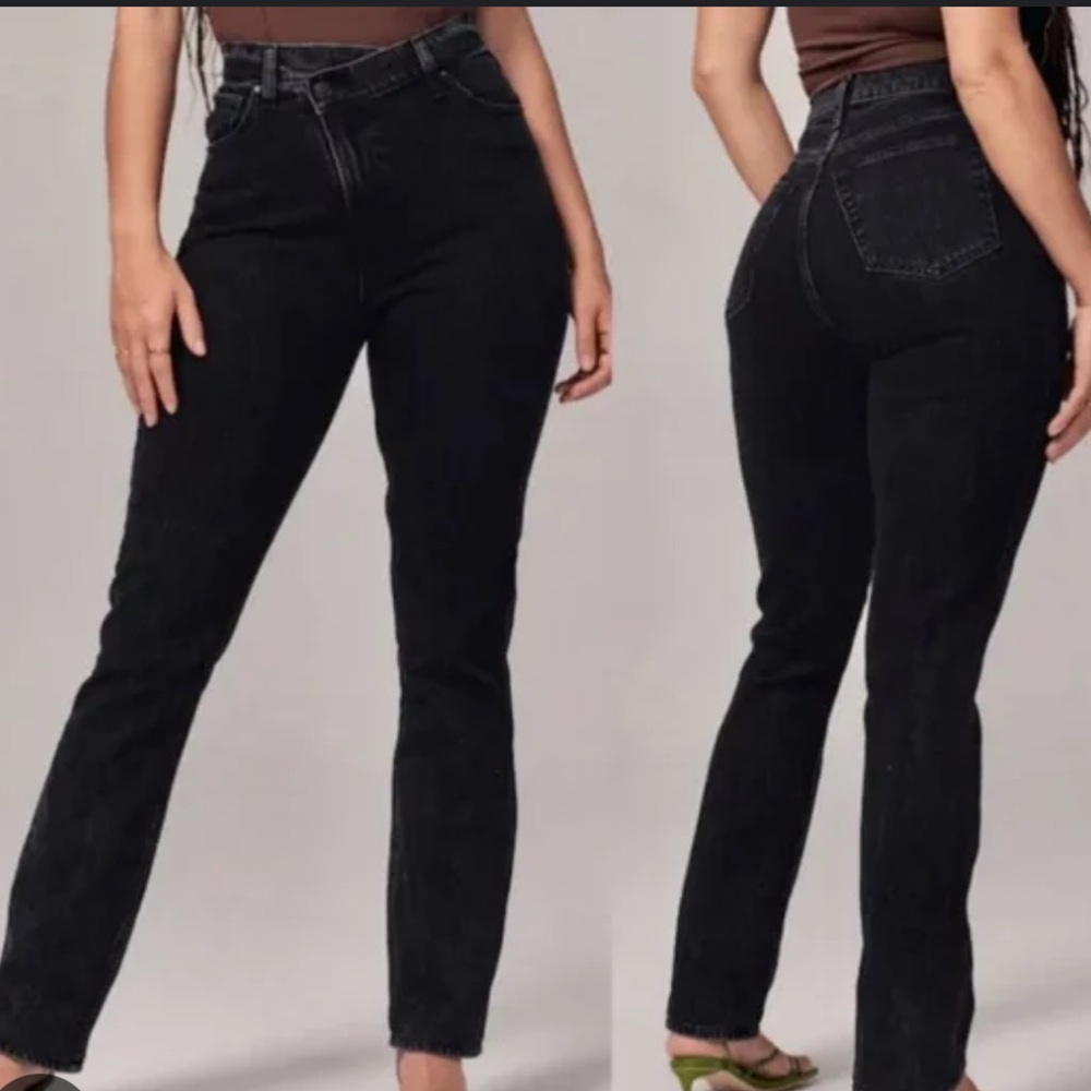 The 90s Slim Straight Ultra High Rise Black Jeans Abercrombie & Fitch - Picture 1 of 7